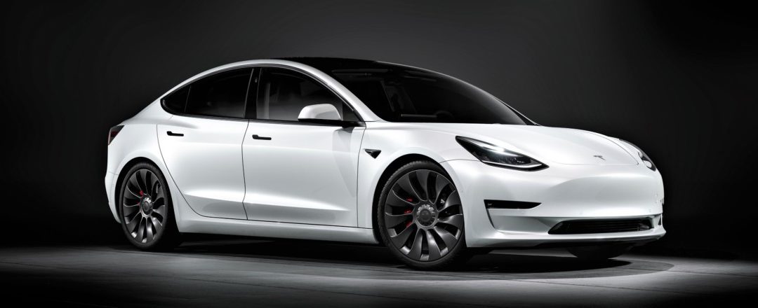 https://www.energieloesung.de/magazin/wp-content/uploads/2021/10/Tesla-Model-3-Energielosung-1080x440.jpg