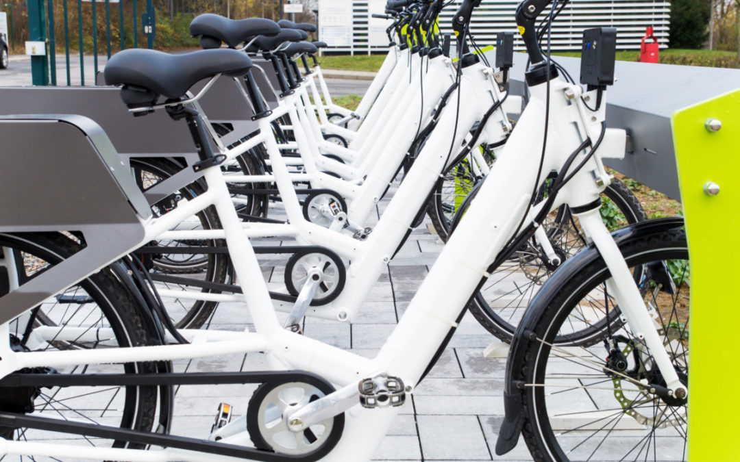 Öffentliche Ladestationen für Roller und E-Bikes – Werden sie schon bald Realität?